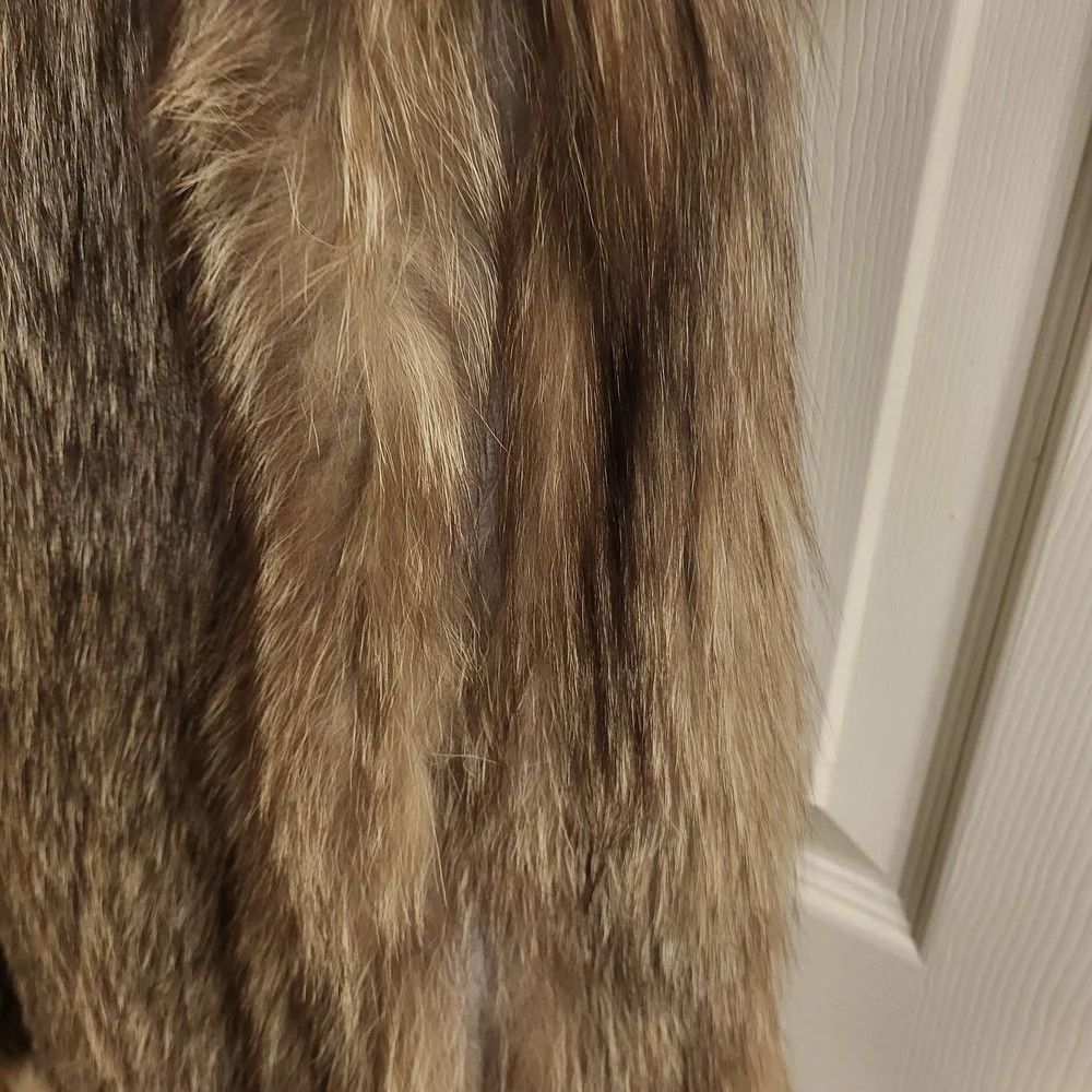 Saga Furs Luxurious Silver Fur Coat - Picture 5 of 8